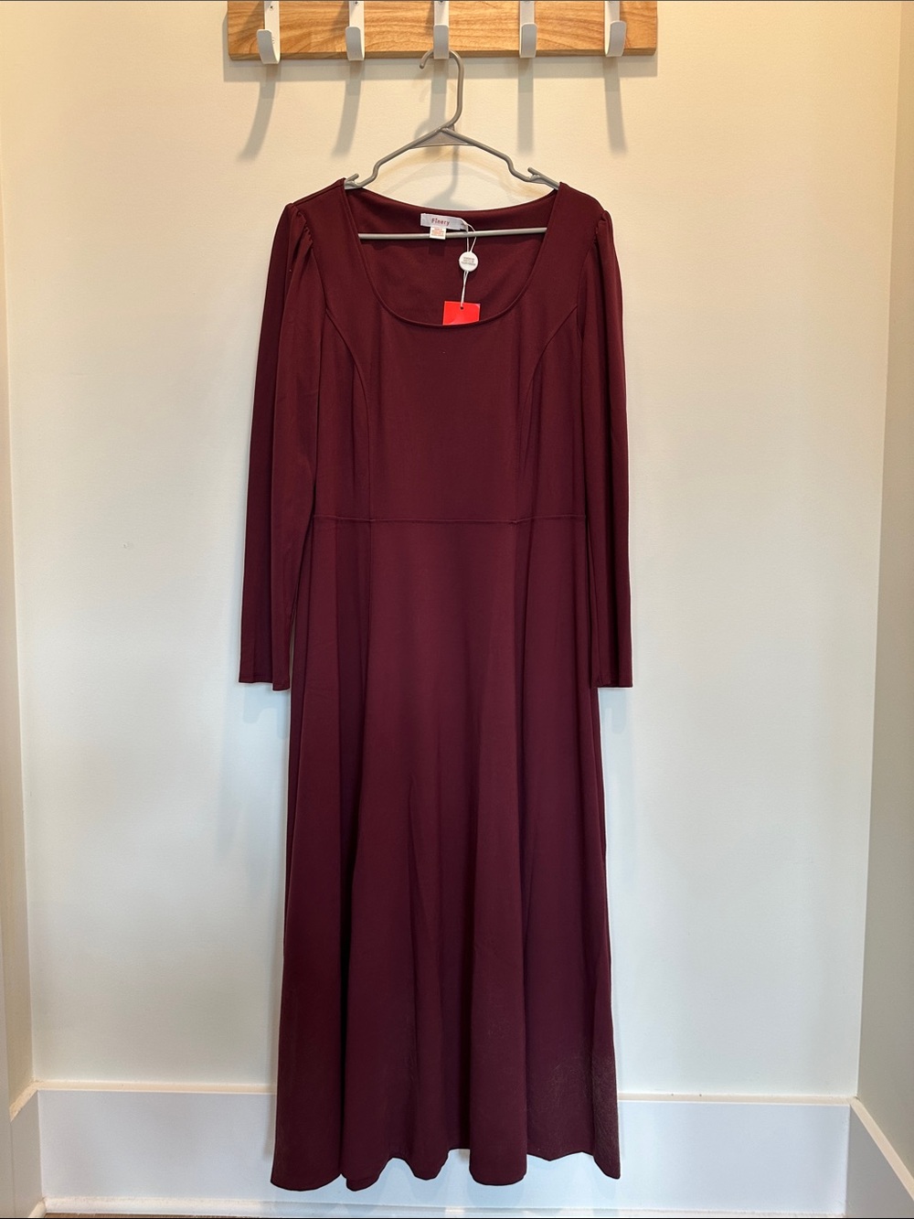 Classic Scoop Neck Long Sleeve Maxi Dress in Burgundy